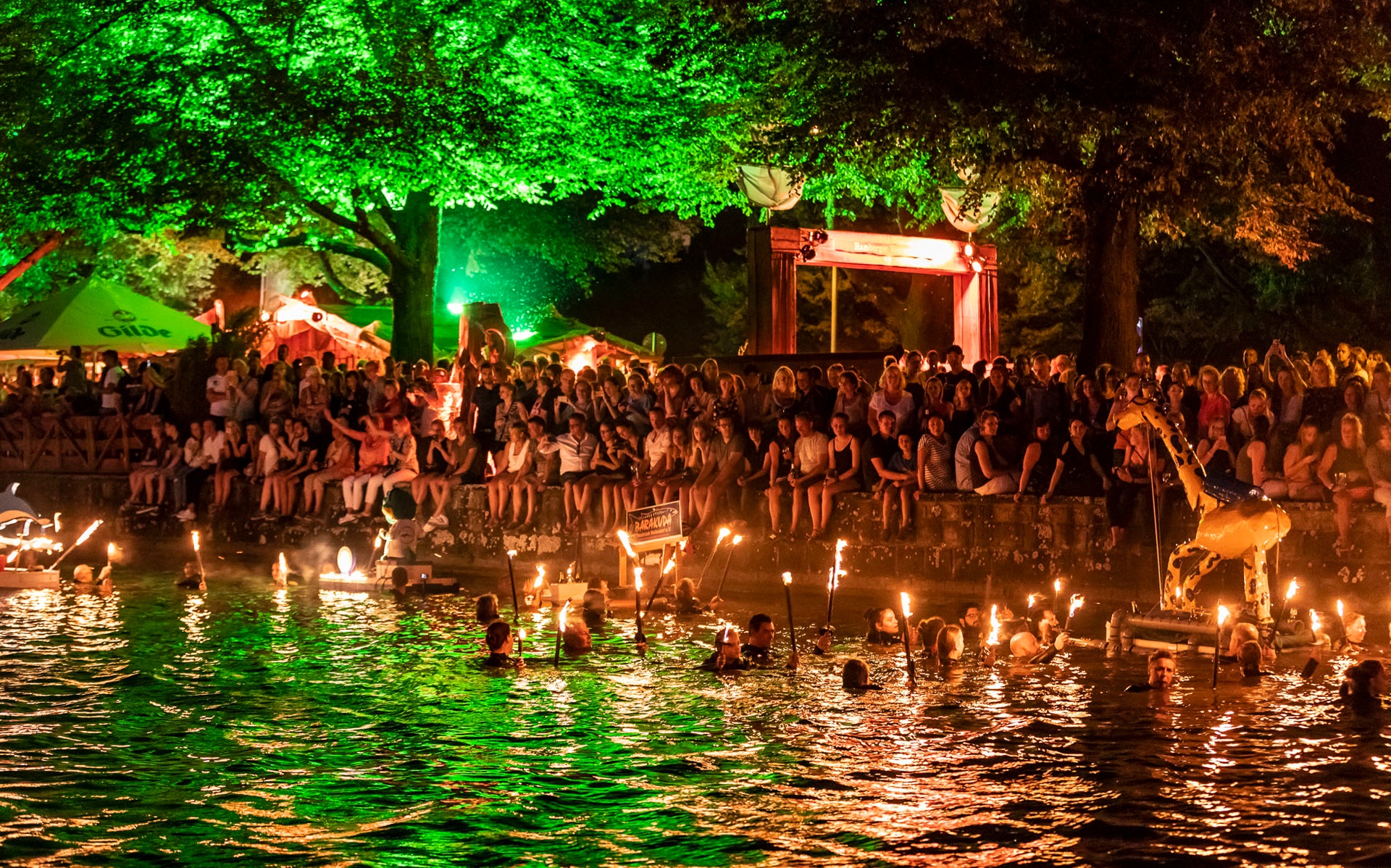 Auf dem See, Fackelschwimmen